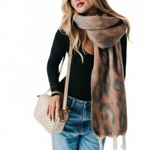 NEW PRETTY SIMPLE priscilla printed scarf in brown